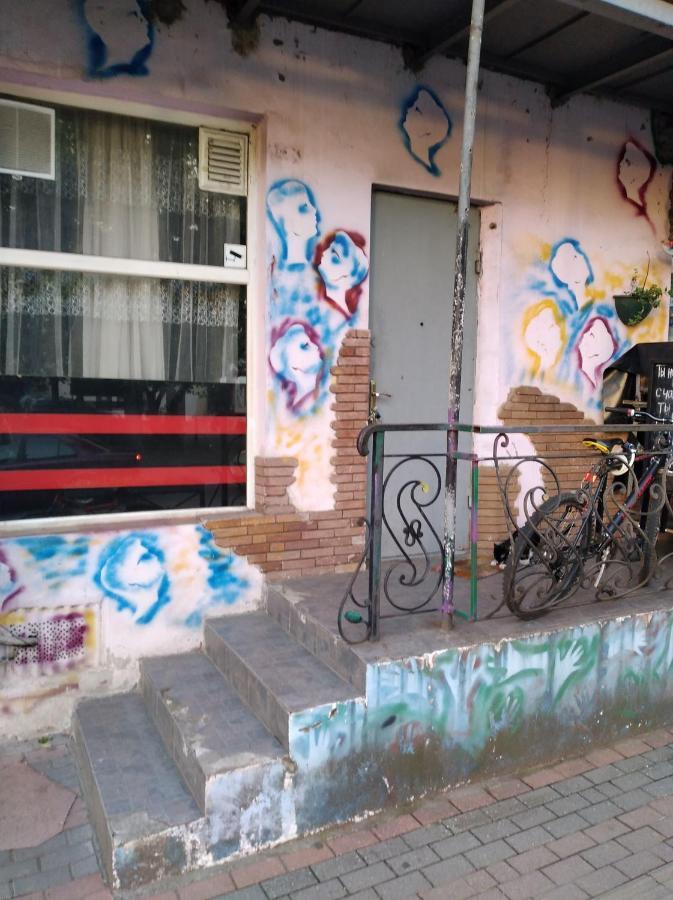 Hostel Retro บาทูมิ ภายนอก รูปภาพ
