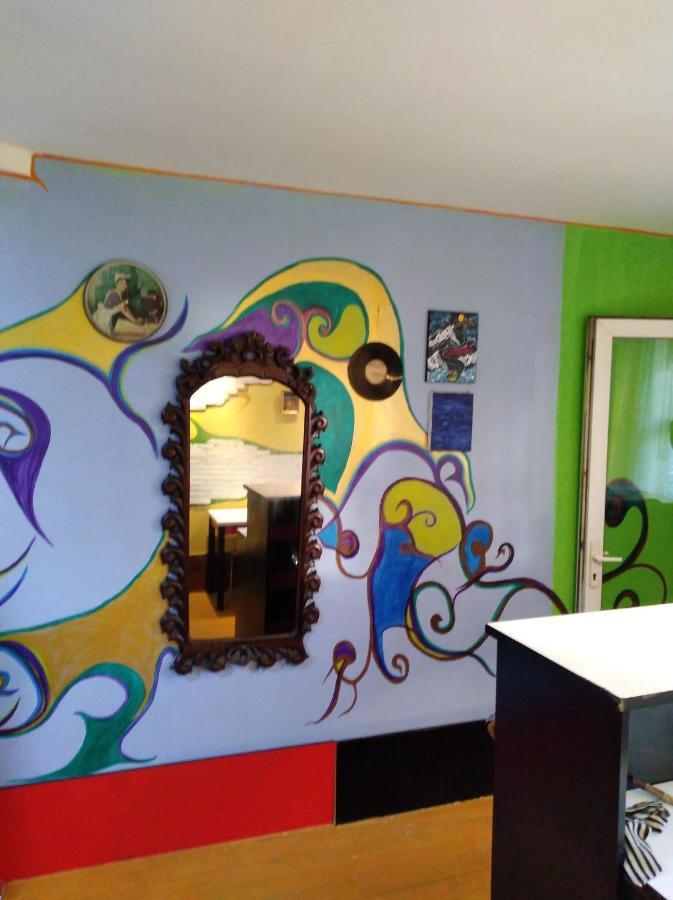 Hostel Retro บาทูมิ ภายนอก รูปภาพ