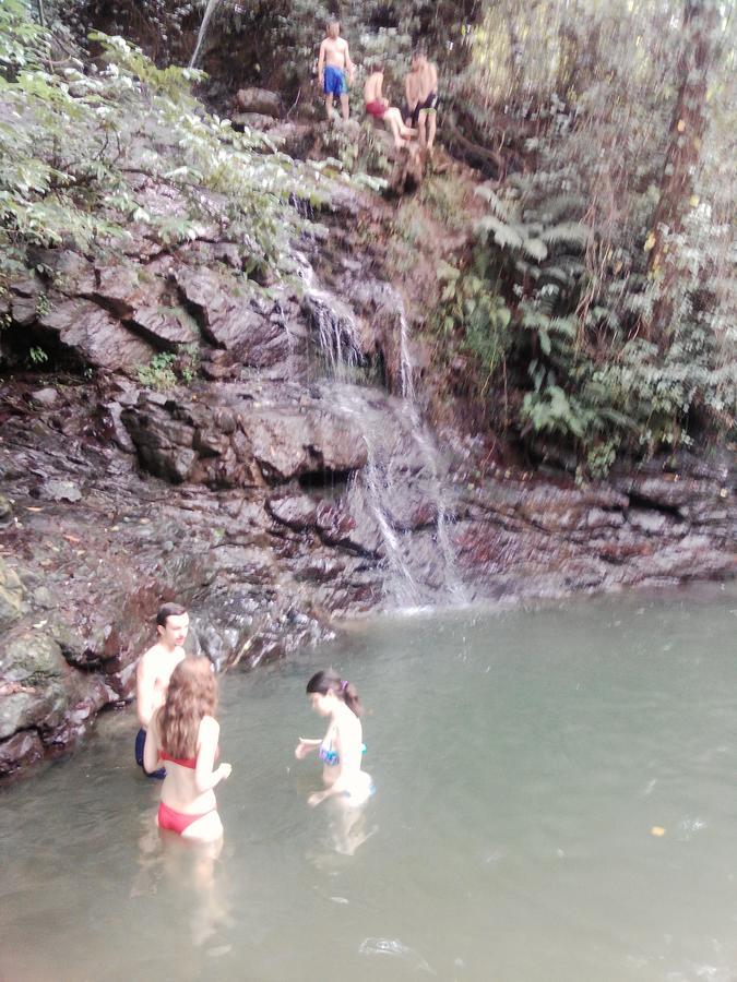Hostel Retro บาทูมิ ภายนอก รูปภาพ