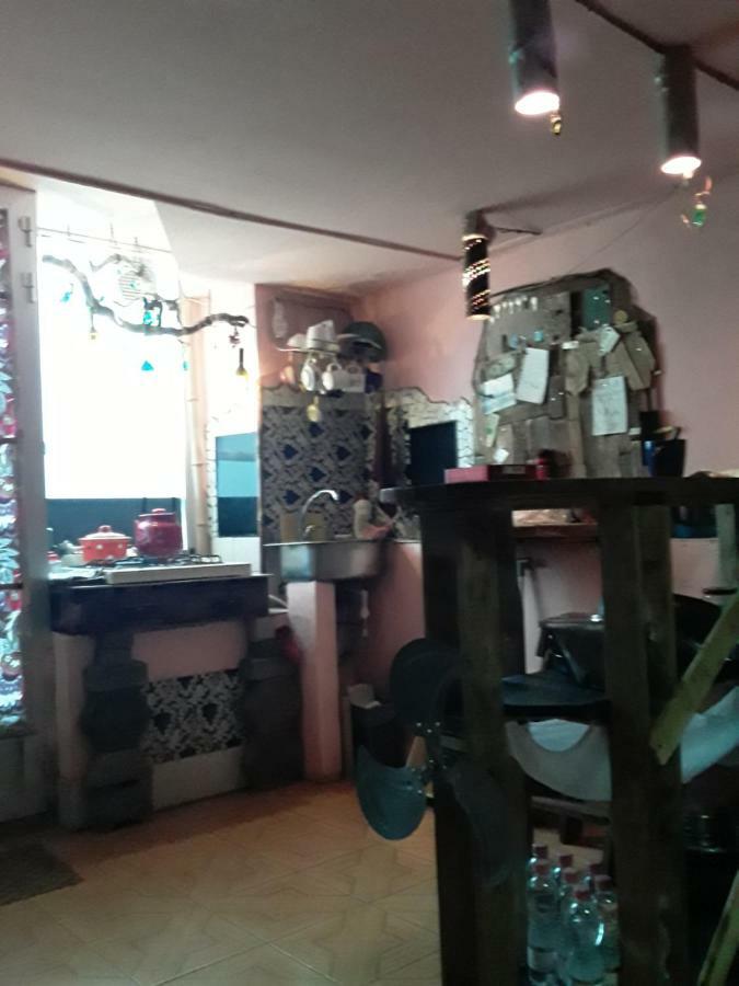Hostel Retro บาทูมิ ภายนอก รูปภาพ